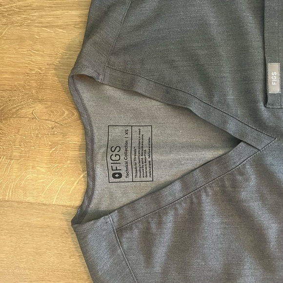 Figs Catarina scrub top, graphite color, size XS - Picture 2 of 2